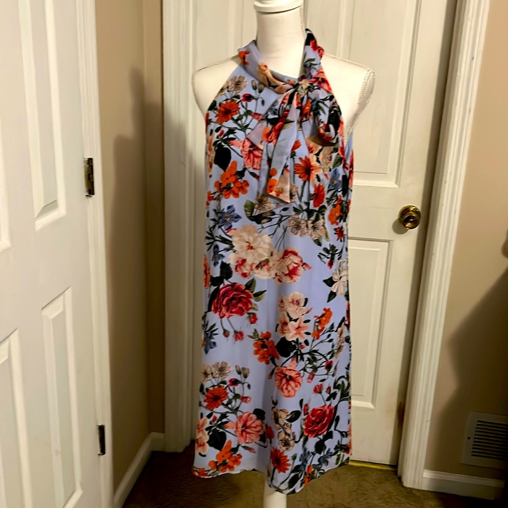Vince Camuto size 10 new with tag. Very cute summer dress. With lining.